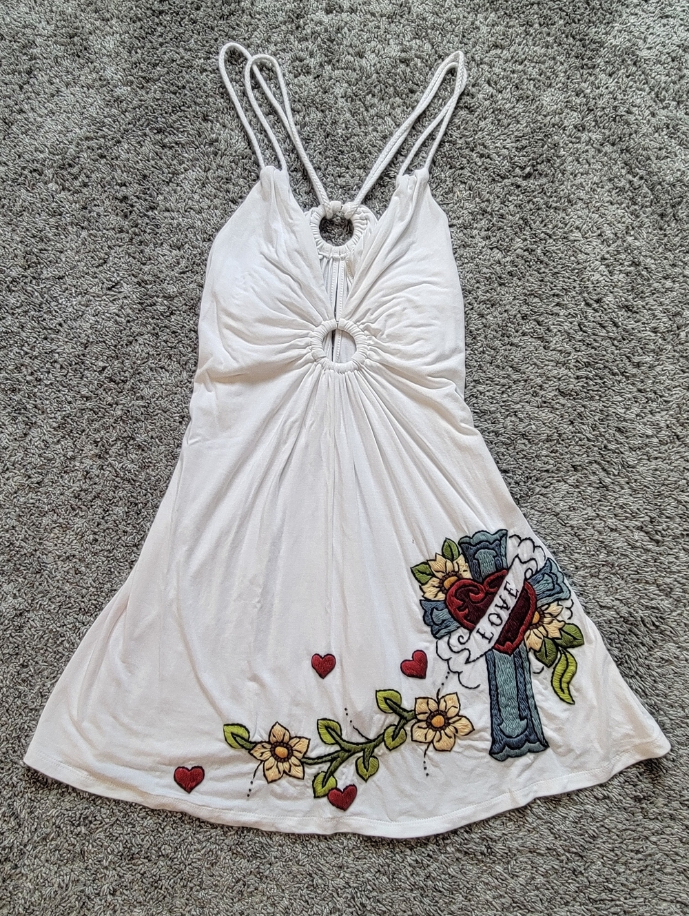 White Embroidered Heart & Cross Long Tank Size Medium *NEW*